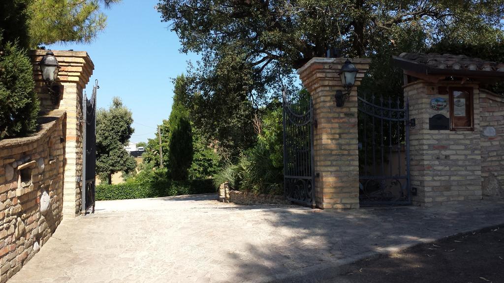 Agriturismo Col Morino Pineto Exterior photo
