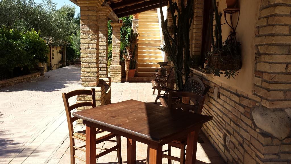 Agriturismo Col Morino Pineto Exterior photo